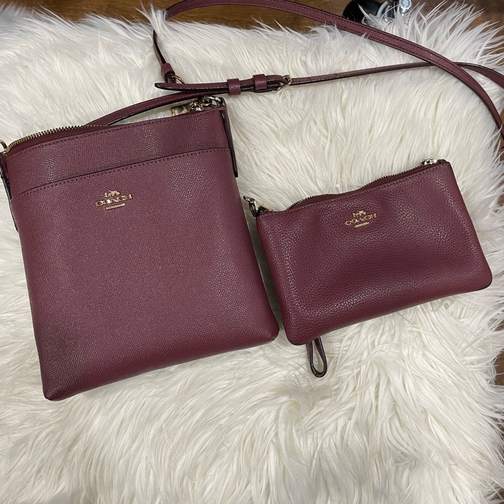 Coach Kitt messenger cross body bag